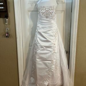 David's Bridal White Embroidered Wedding Dress